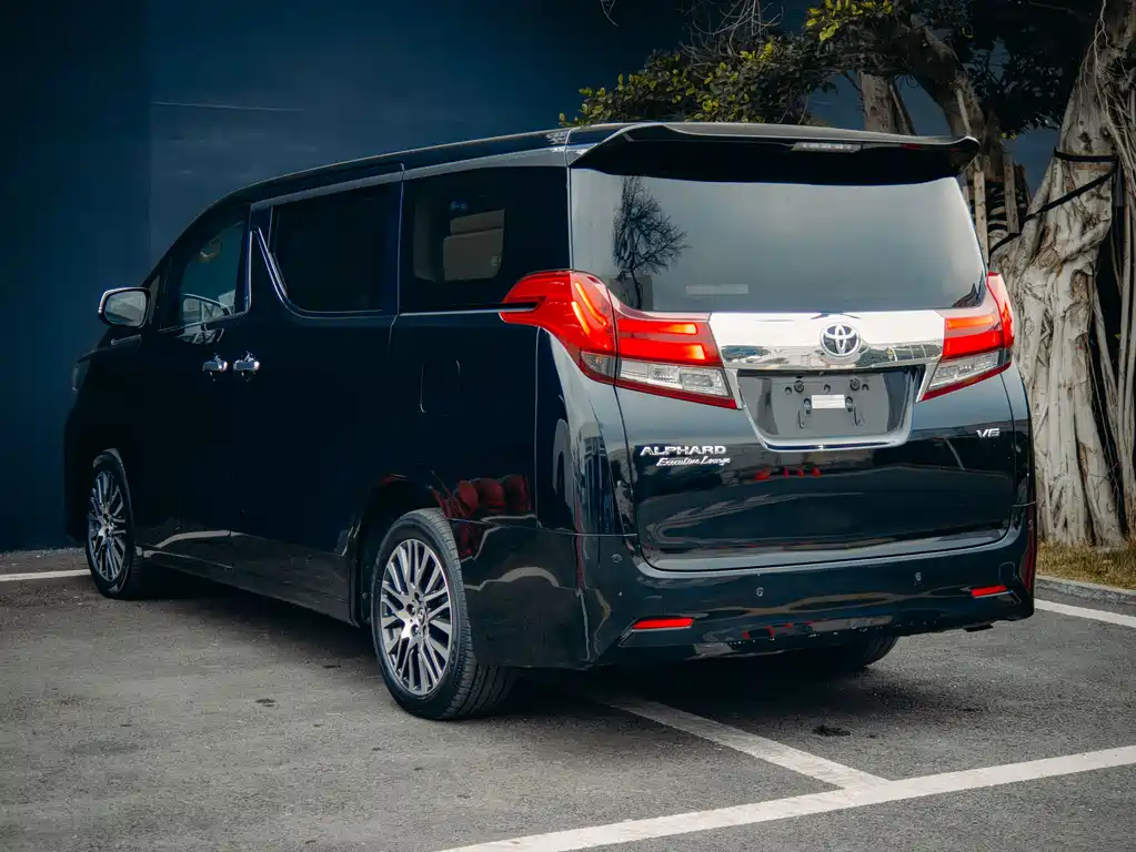 Toyota Alphard 2018 — фото 7