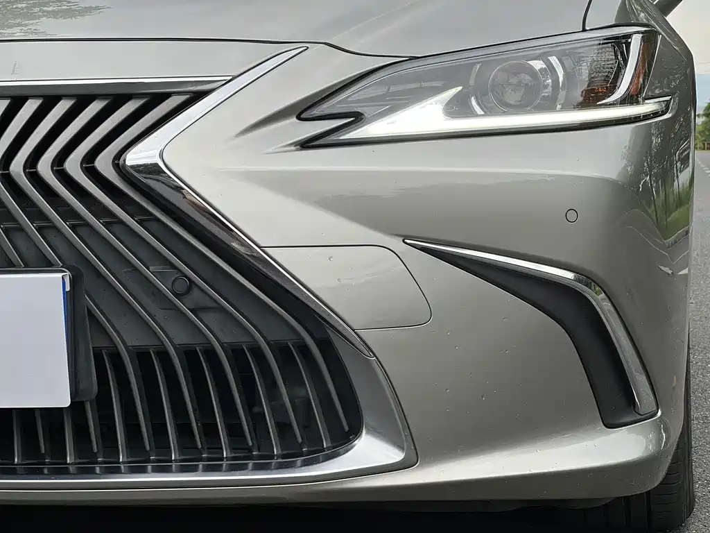 Lexus ES 2021 — фото 4