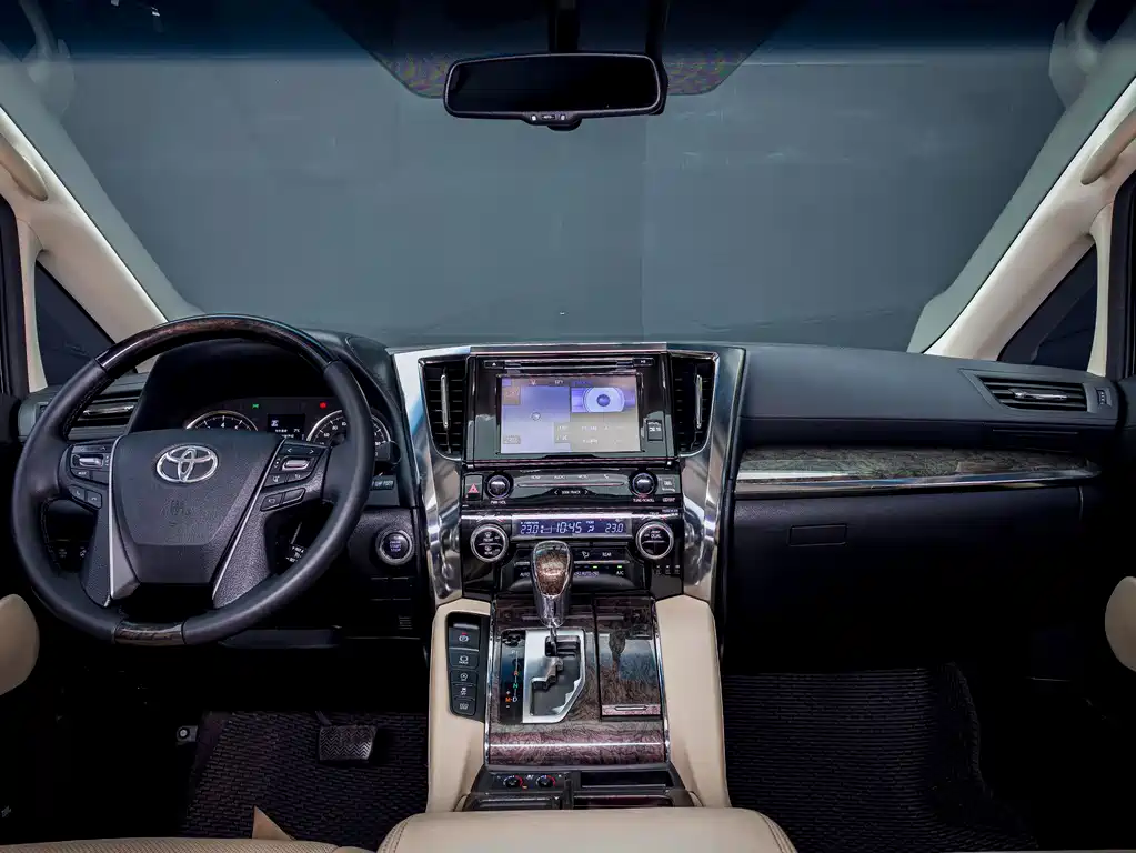 Toyota Alphard 2018 — фото 9