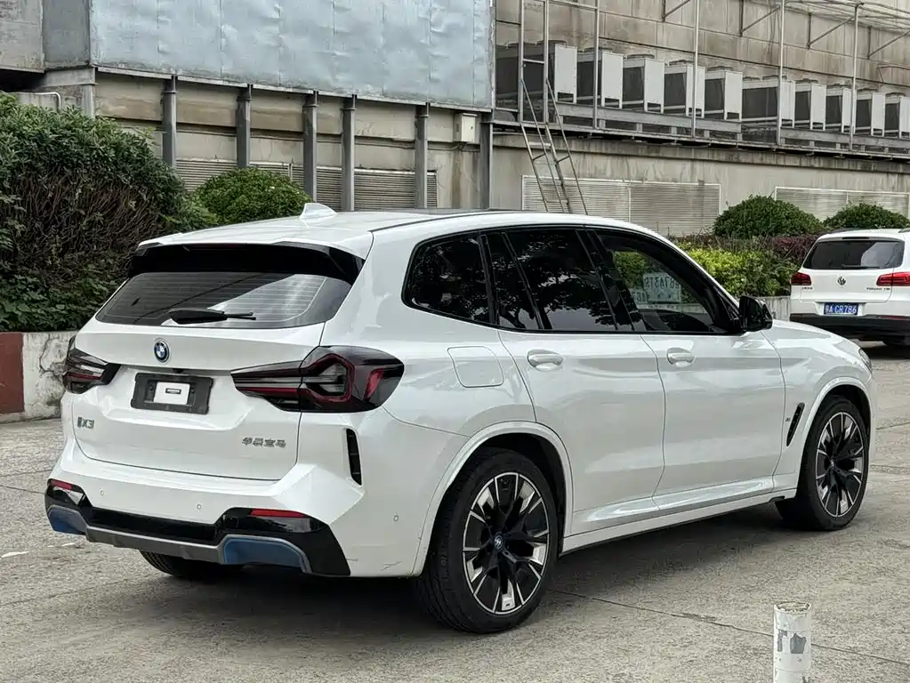 BMW iX3 2022 — фото 9