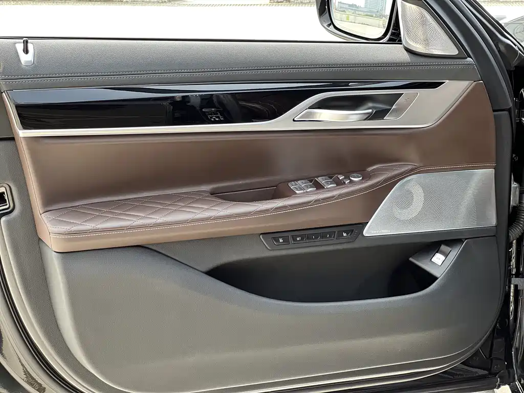 BMW 7 Series 2023 — фото 14