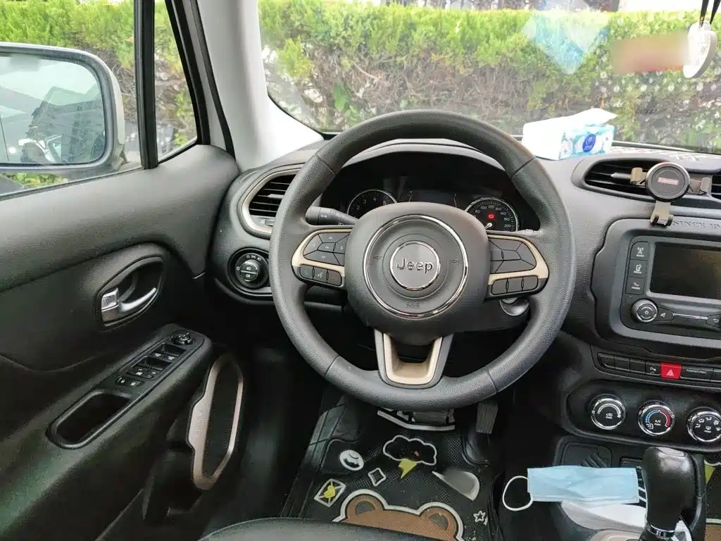 Jeep Renegade 2018 — фото 3
