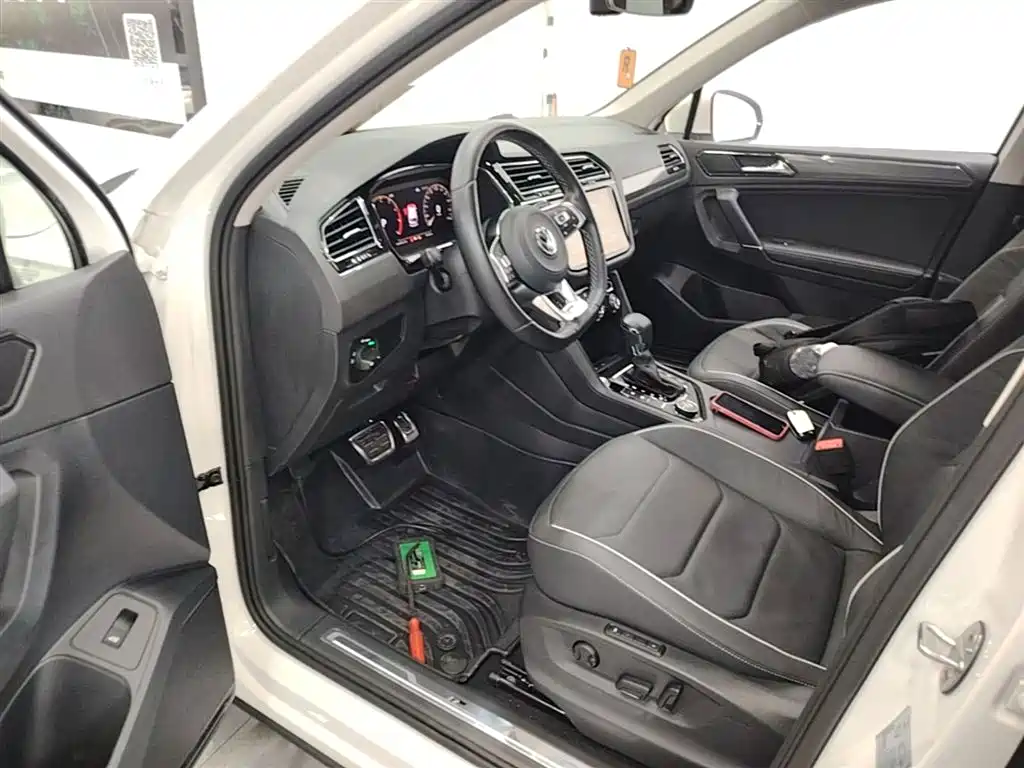 Volkswagen Tiguan L 2020 — фото 16