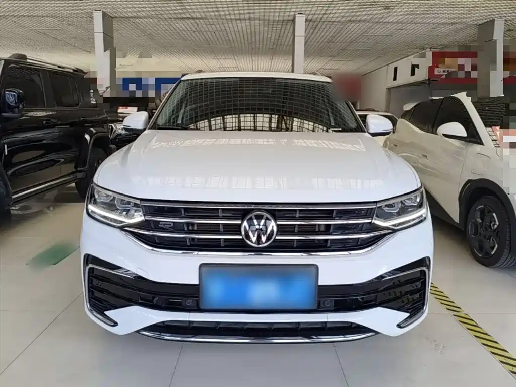 Volkswagen Tiguan L 2022 — фото 3