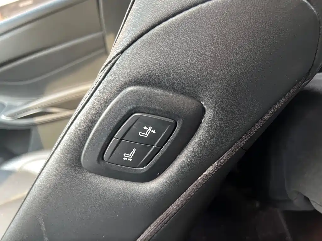Toyota Avalon 2020 — фото 17