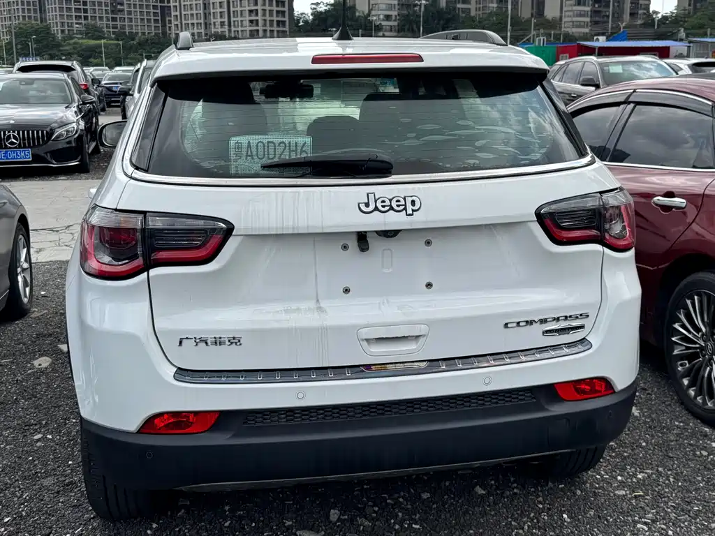 Jeep Compass 2017 — фото 7