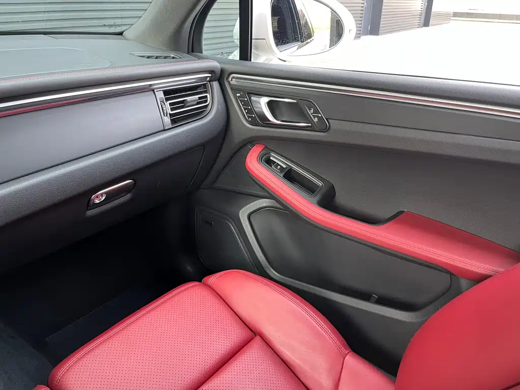 Porsche Macan 2022 — фото 13