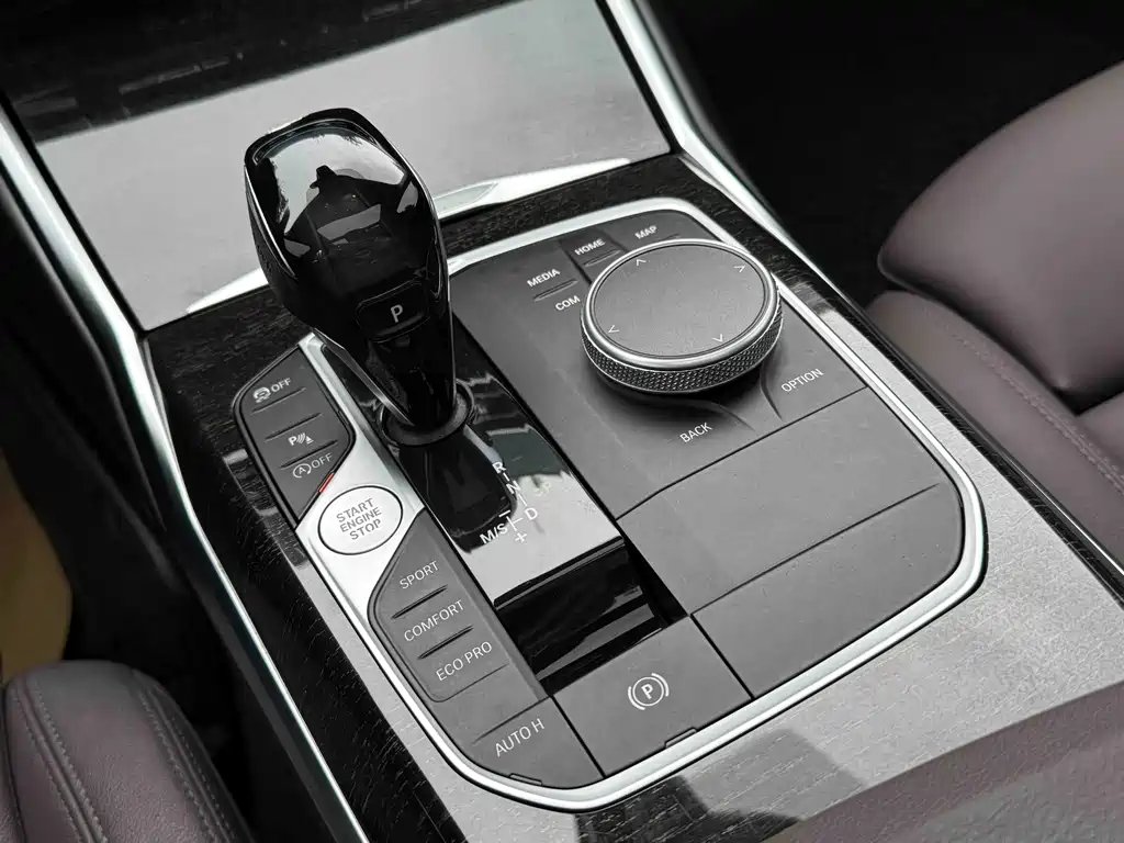 BMW 3 Series 2021 — фото 15