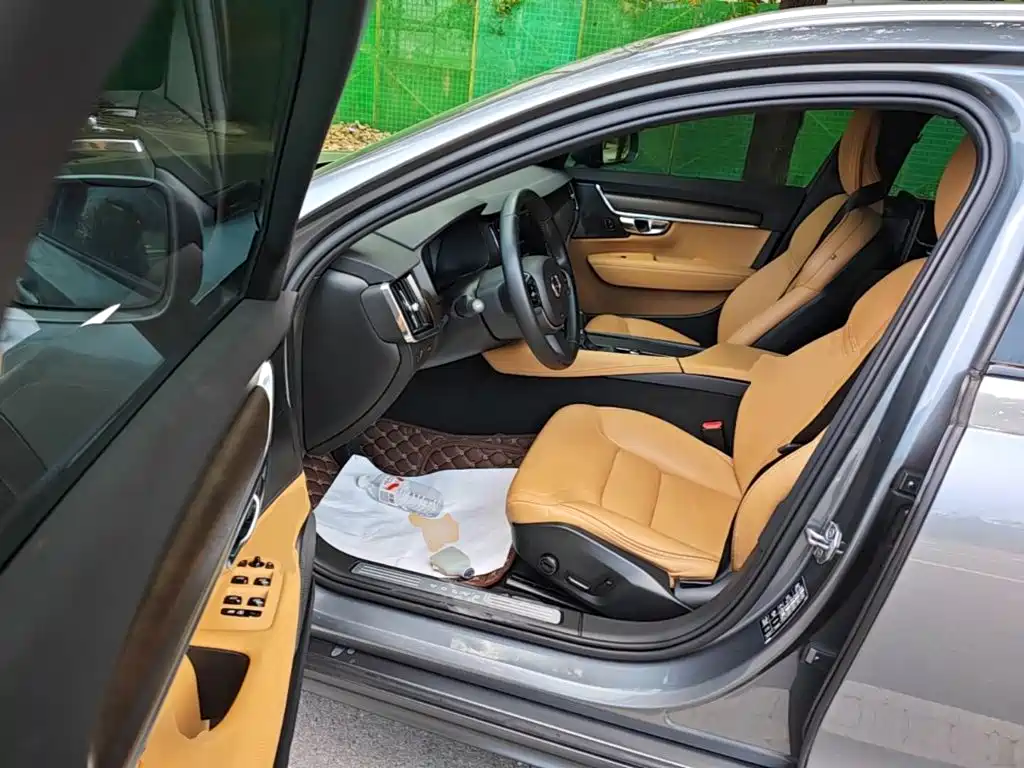 Volvo V90 2018 — фото 16