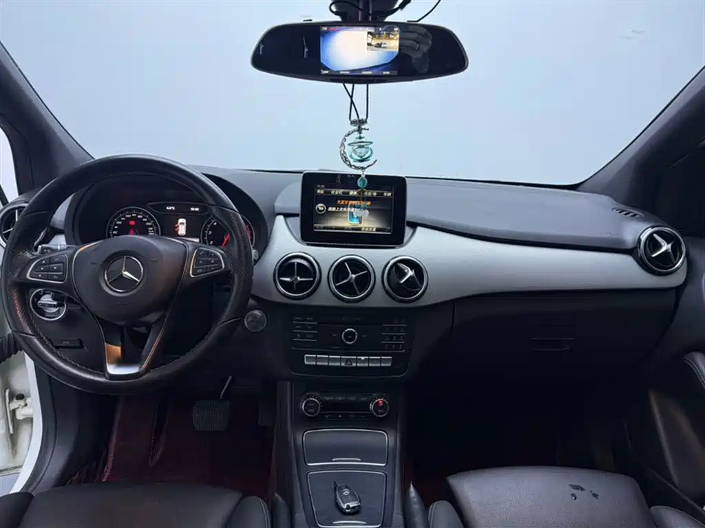 Mercedes-Benz B-Class 2017 — фото 16