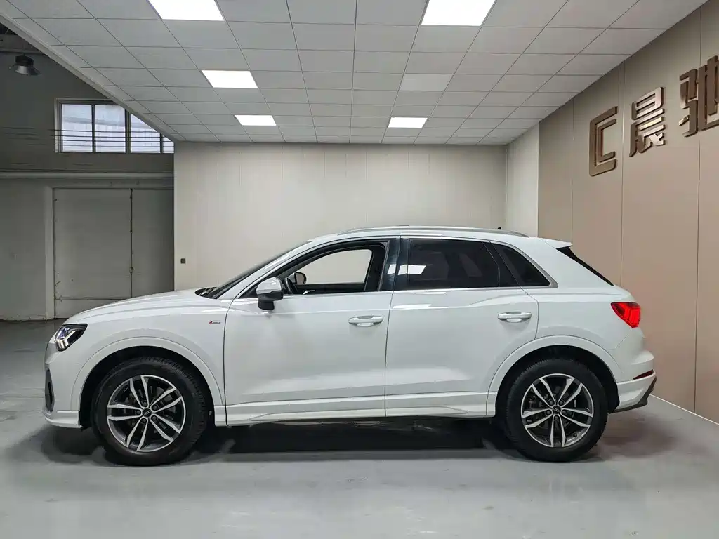 Audi Q3 2021
