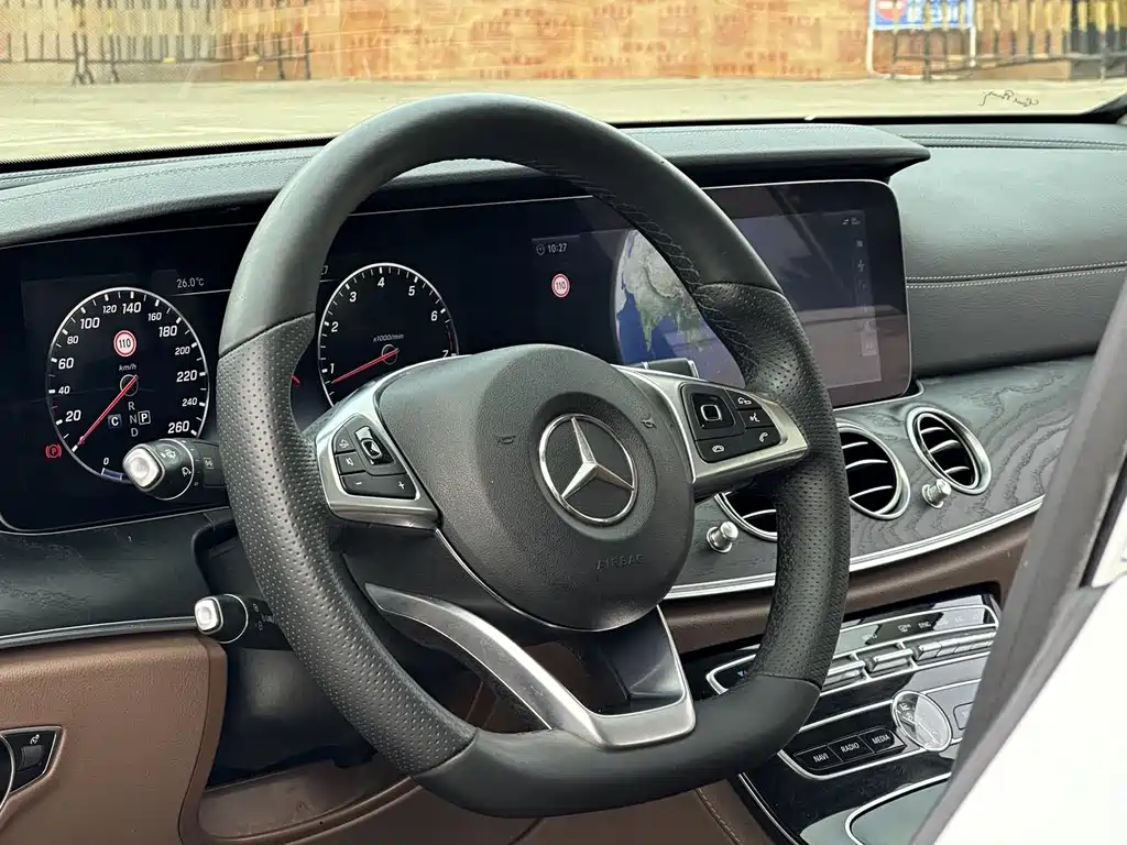 Mercedes-Benz E-Class 2017 — фото 10