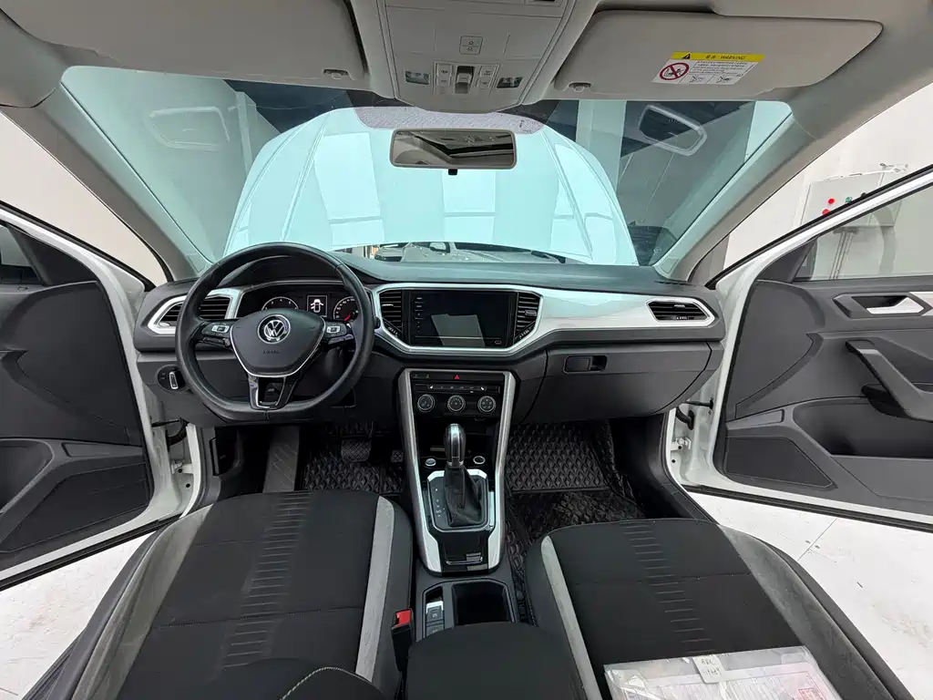 Volkswagen T-Roc 2022 — фото 12