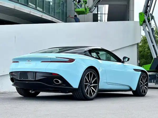 Aston Martin DB11 2019