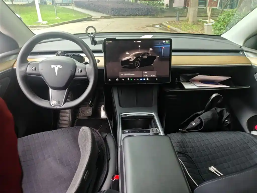 Tesla Model Y 2022 — фото 10