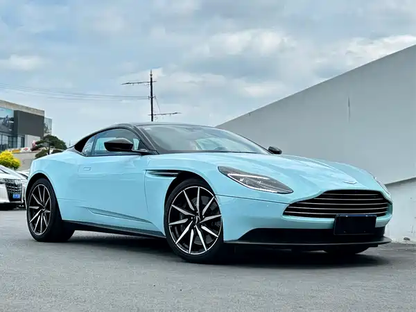 Aston Martin DB11 2019