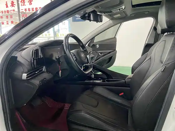 Hyundai Elantra 2021