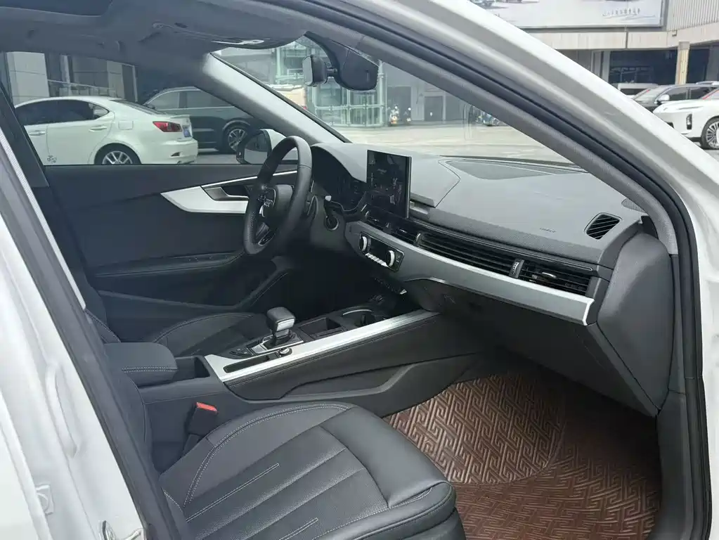 Audi A4L 2021