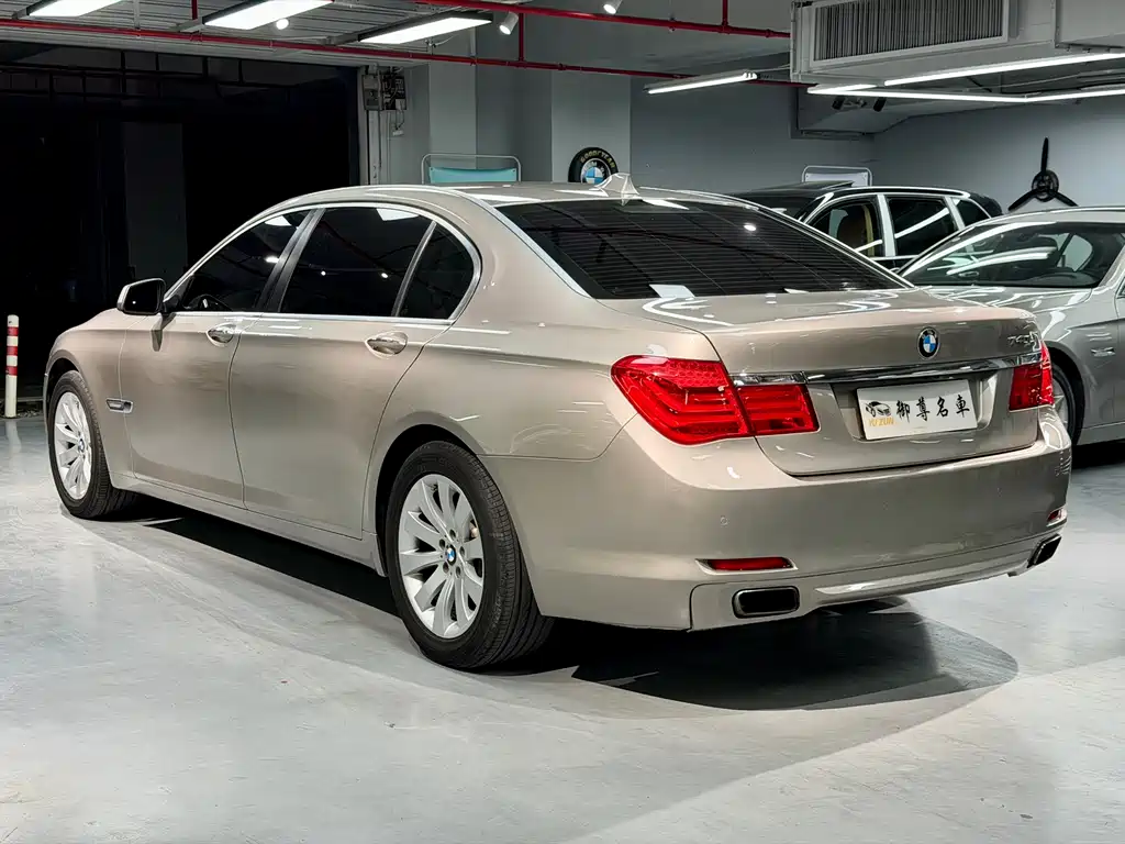 BMW 7 Series 2009 — фото 5