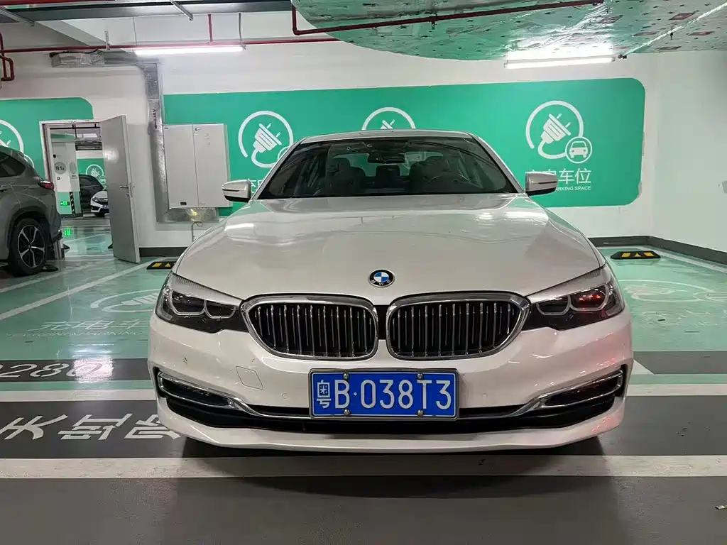 BMW 5 Series 2019 — фото 2