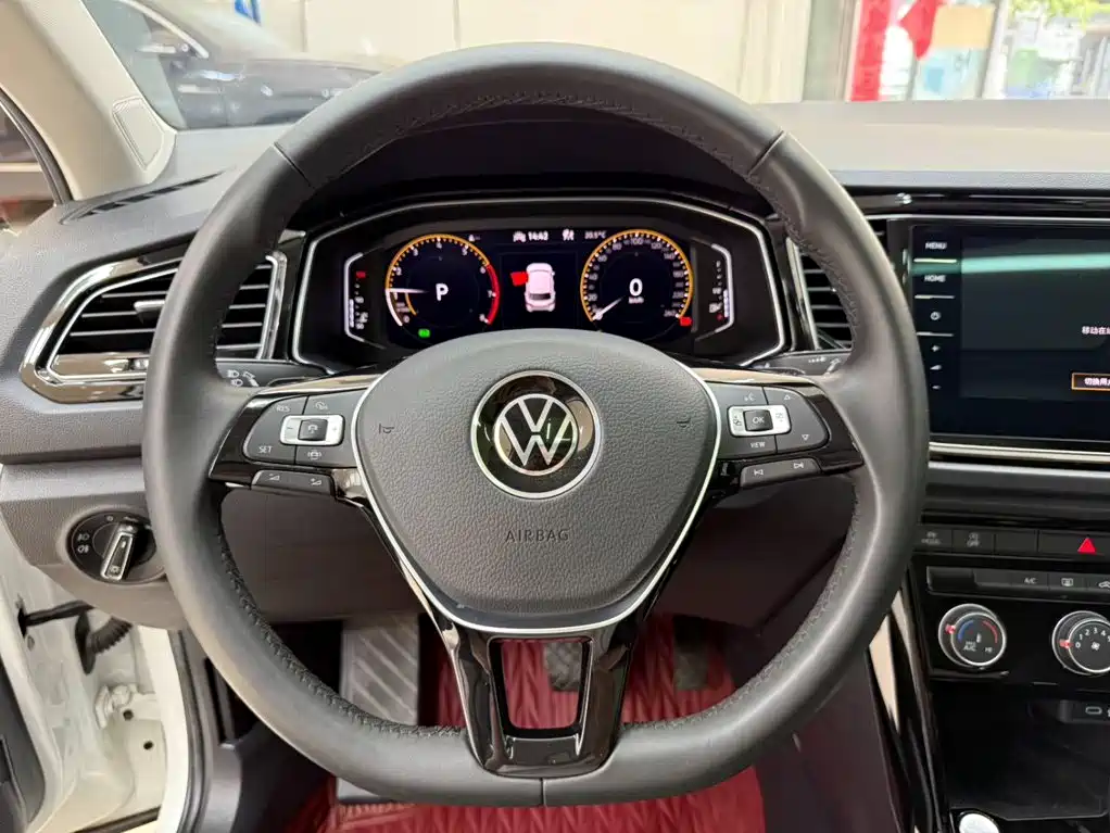 Volkswagen T-Roc 2022 — фото 11