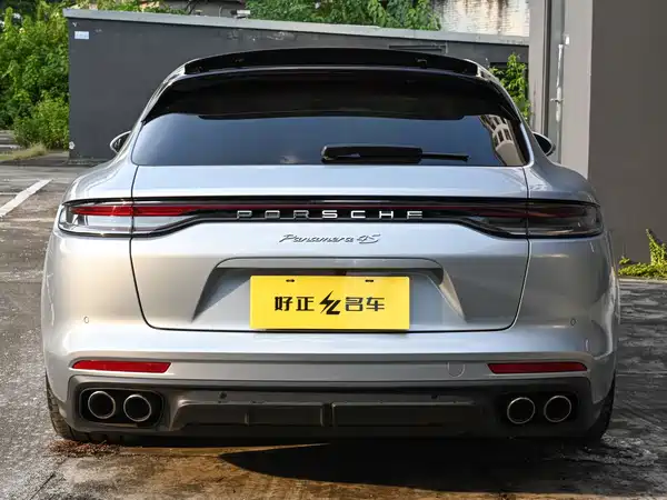 Porsche Panamera 2023