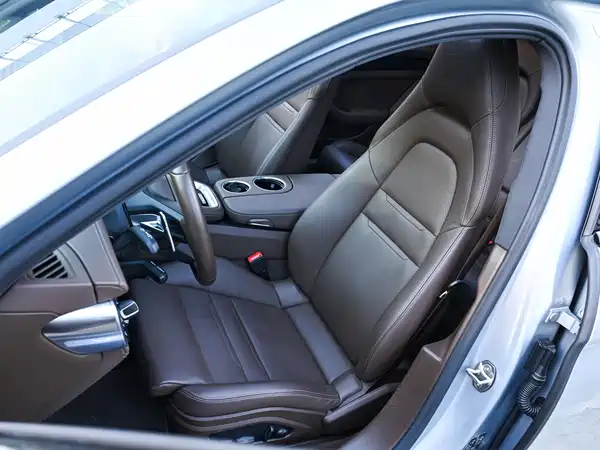 Porsche Panamera 2023