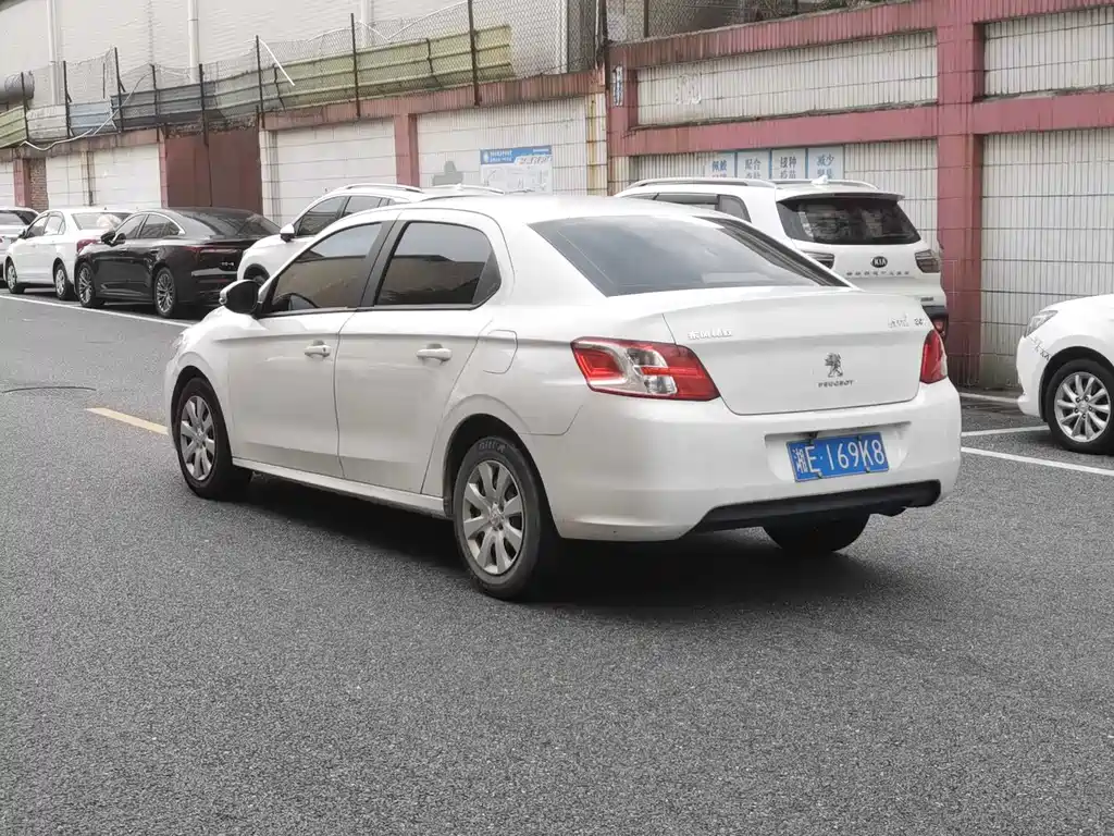 Peugeot 301 2016