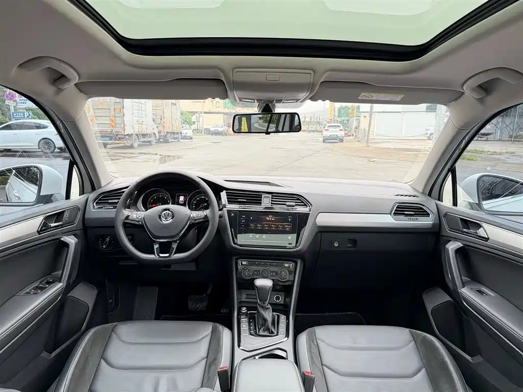 Volkswagen Tiguan L 2020 — фото 8