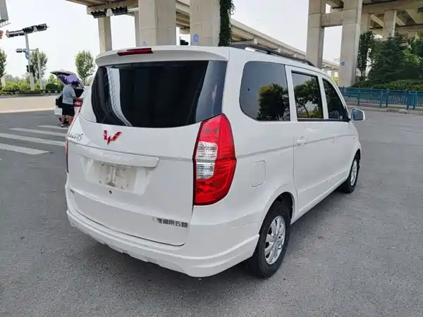 Wuling Hongguang 2018