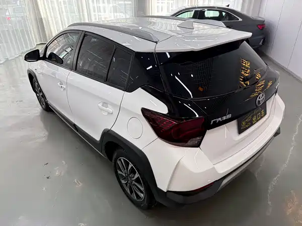 Toyota Yaris L 2022