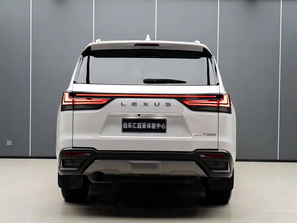 Lexus LX 2026