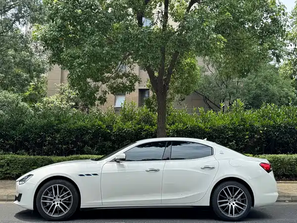 Maserati Ghibli 2021