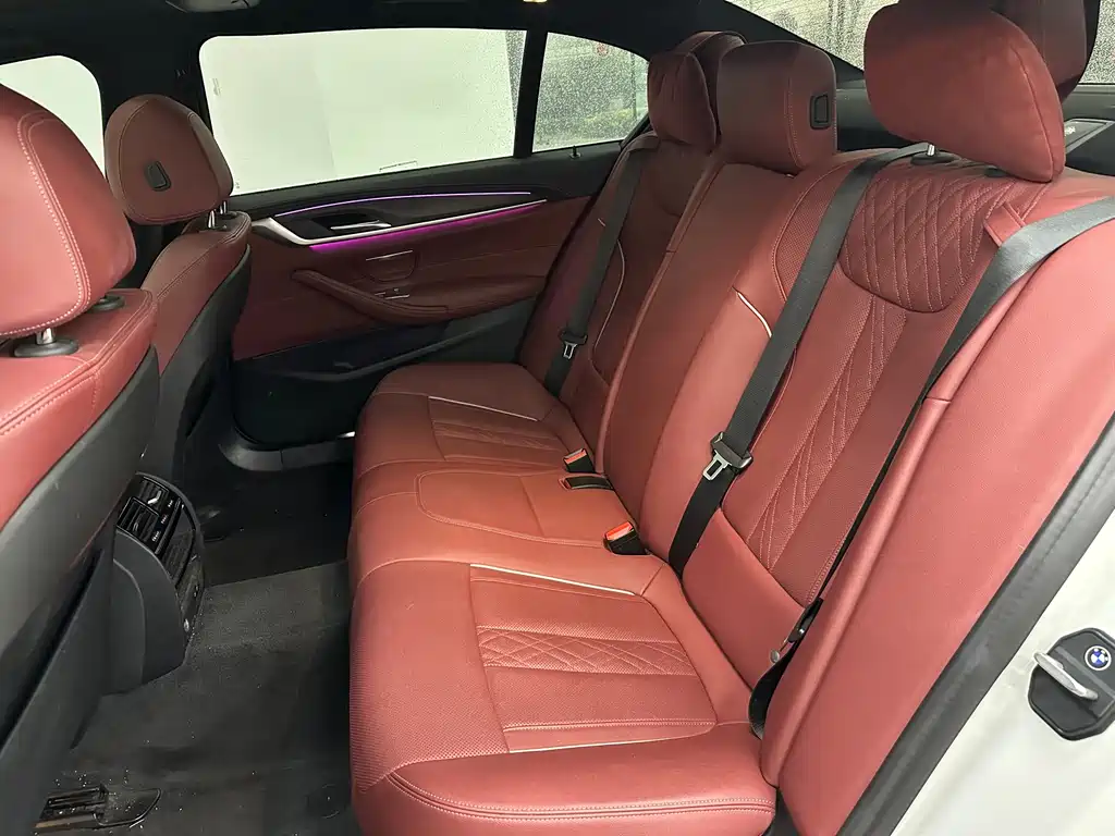 BMW 5 Series 2022 — фото 17