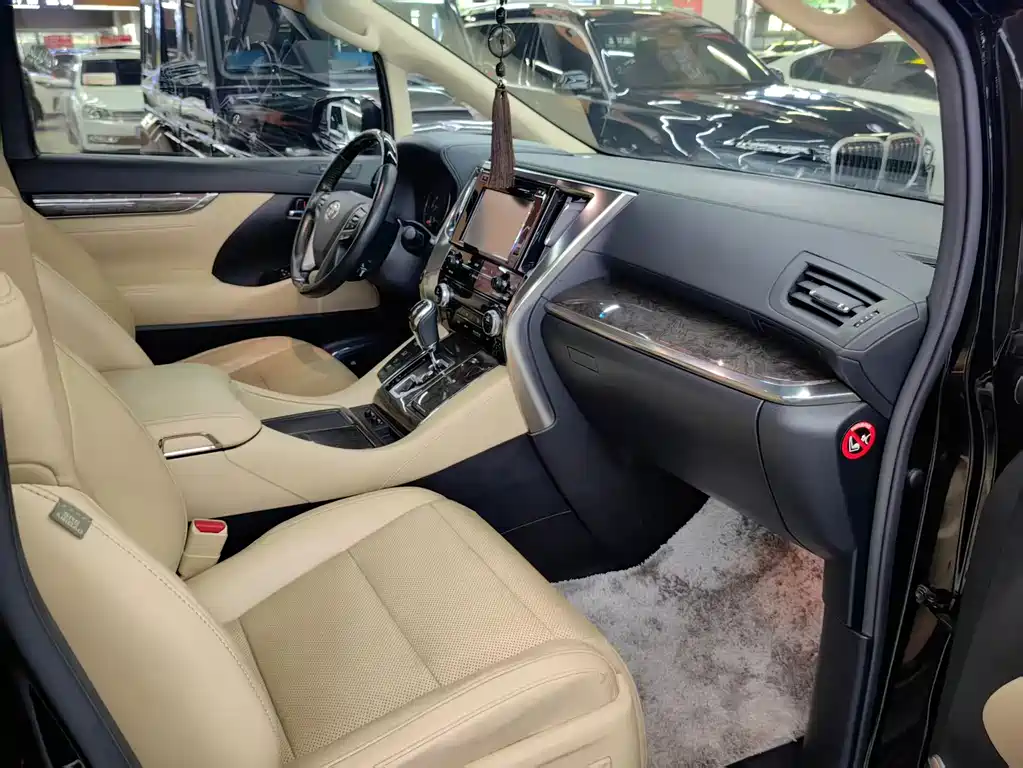 Toyota Alphard 2019 — фото 4