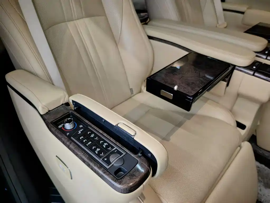 Toyota Alphard 2019 — фото 14