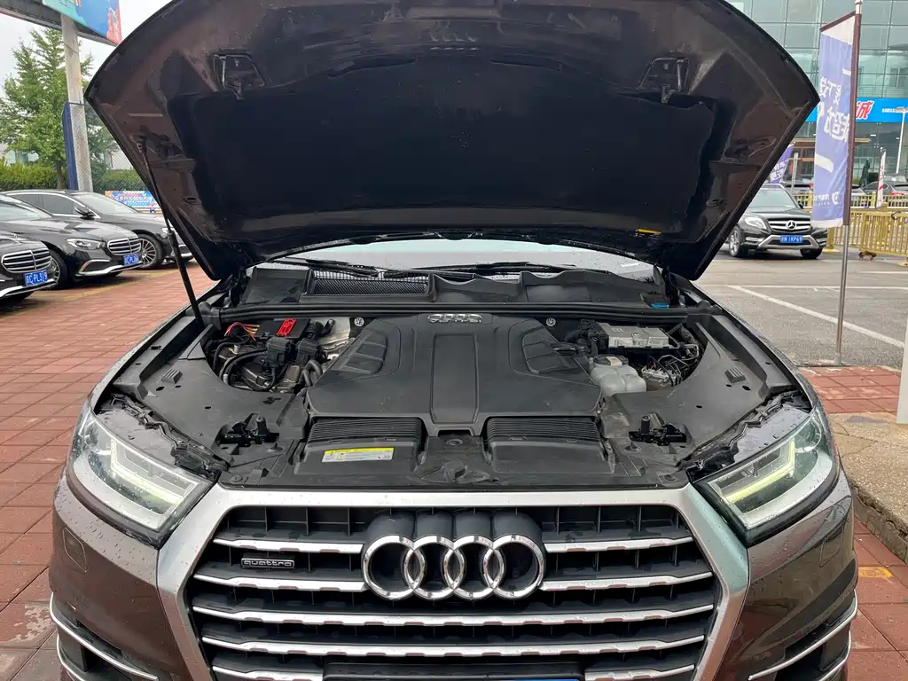 Audi Q7 2017 — фото 22