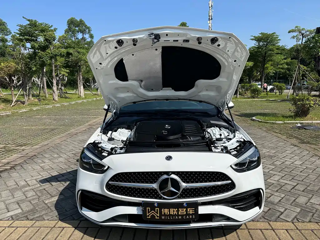 Mercedes-Benz C-Class 2025 — фото 16