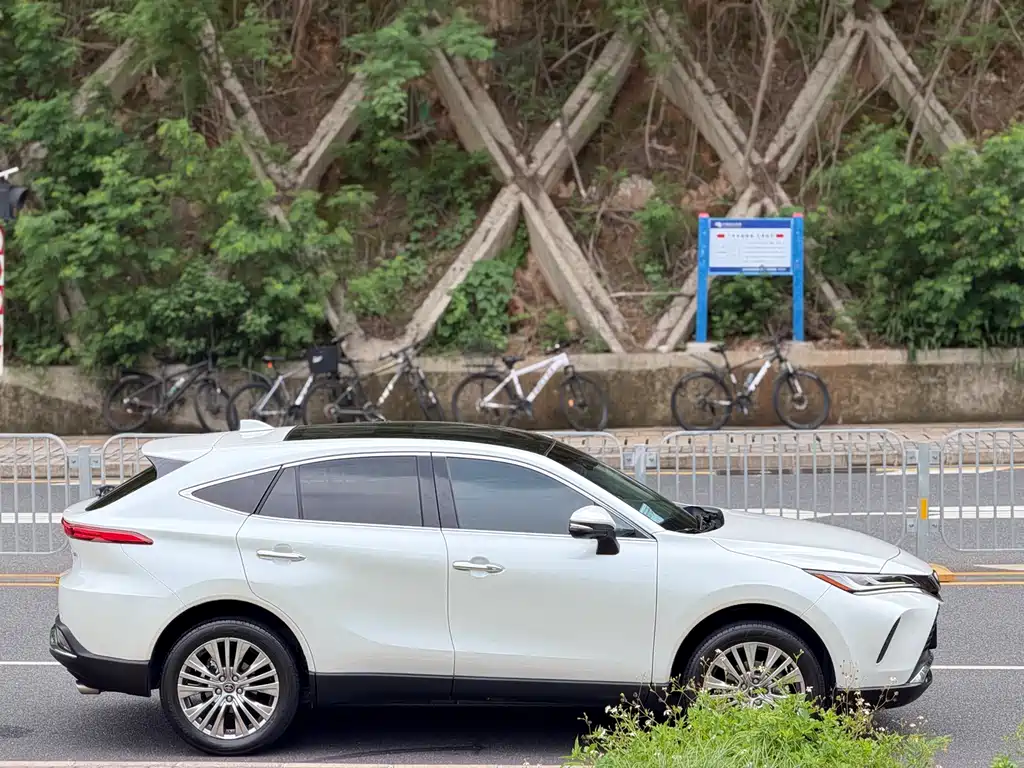 Toyota Harrier 2022 — фото 4