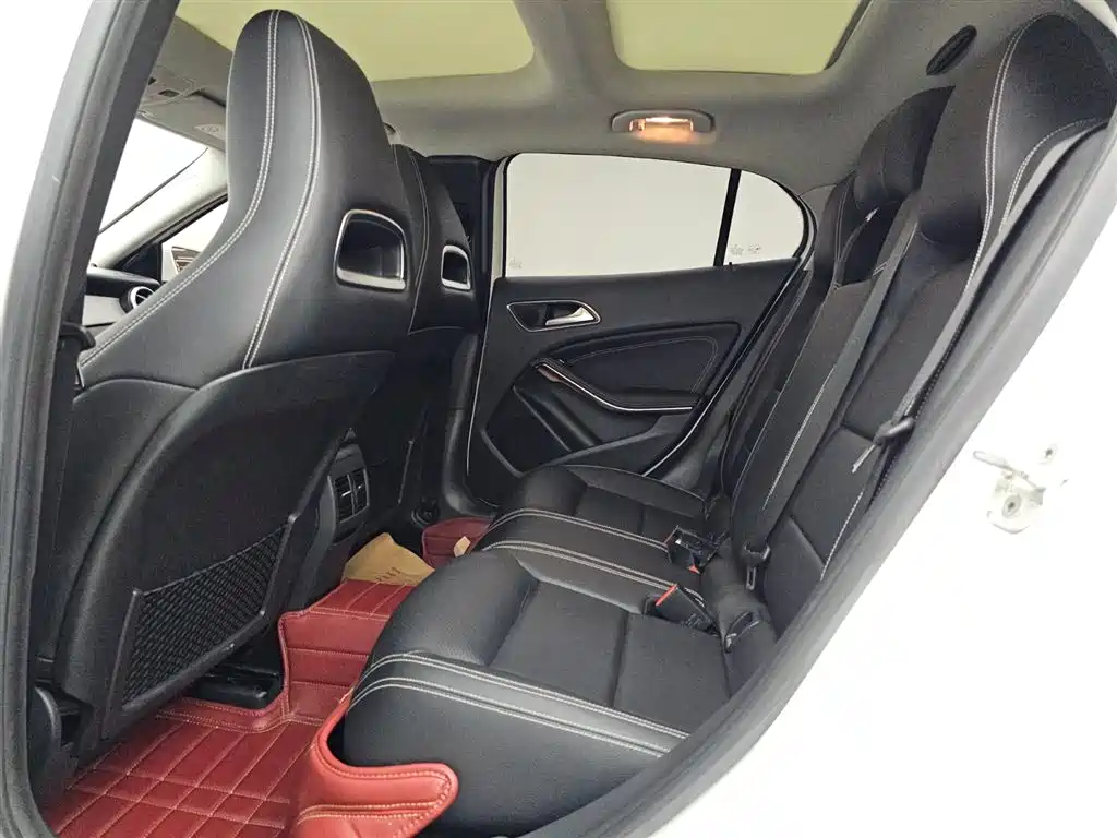 Mercedes-Benz GLA 2017 — фото 12