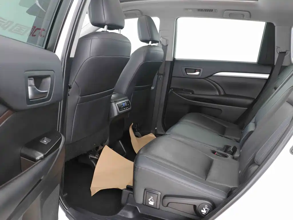 Toyota Highlander 2020 — фото 12