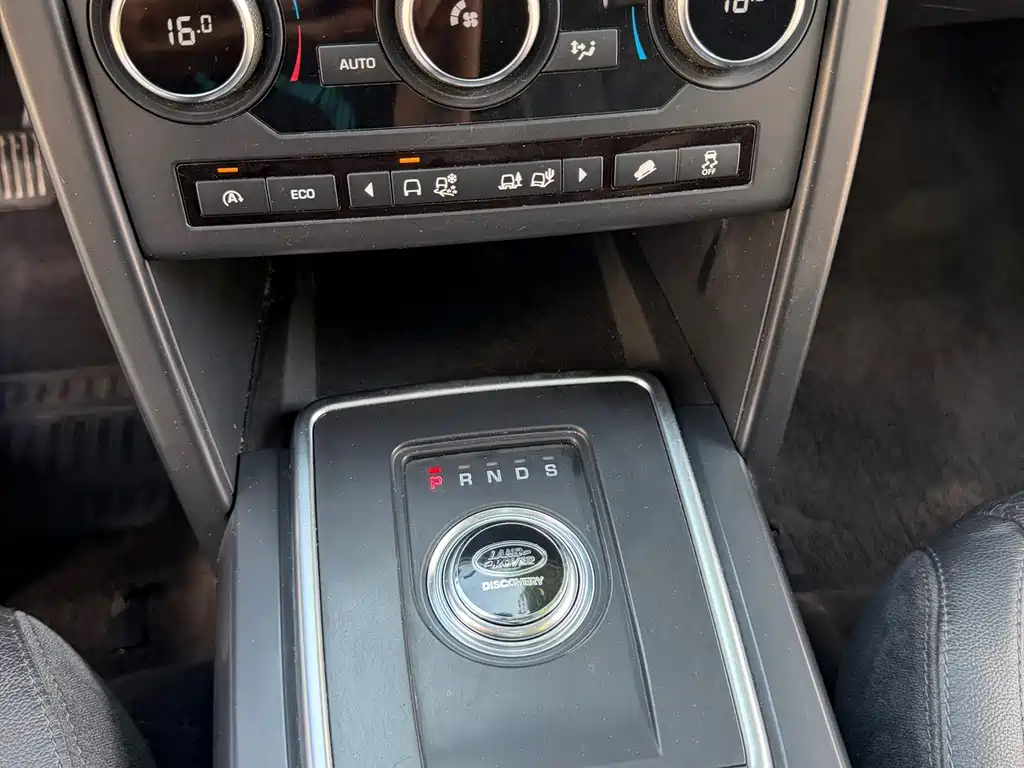 Land Rover Discovery Sport 2017 — фото 18