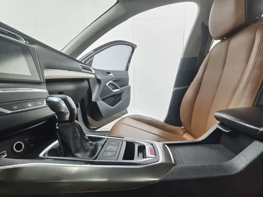 Peugeot 408 2015 — фото 12