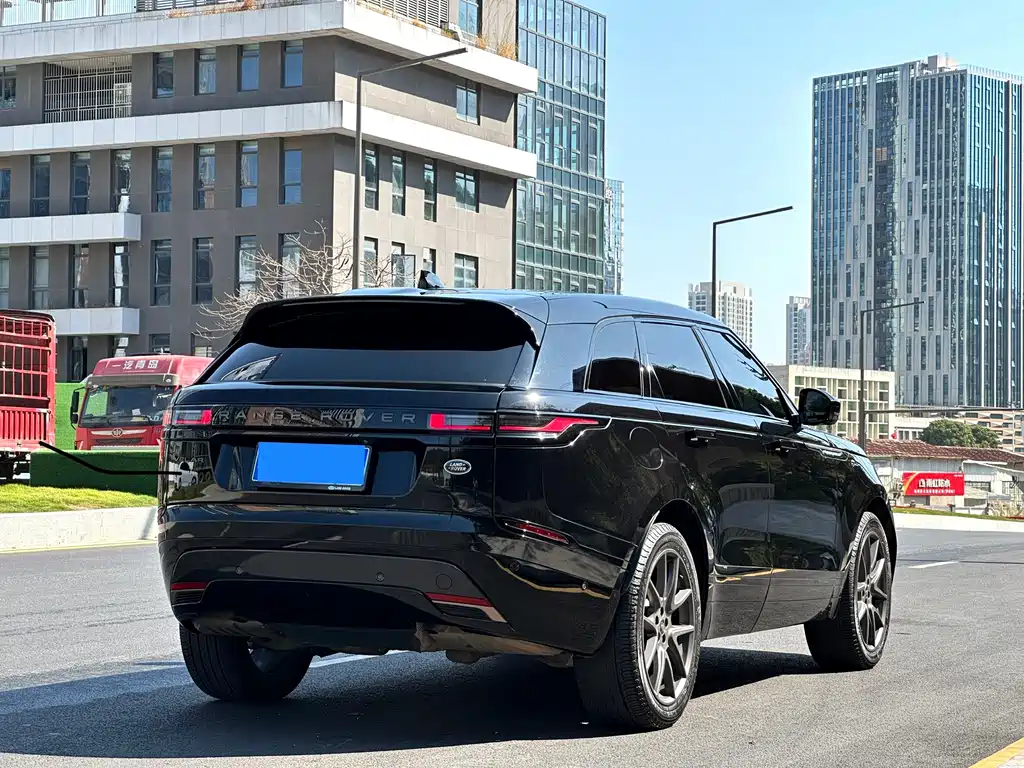 Land Rover Velar 2024 — фото 11