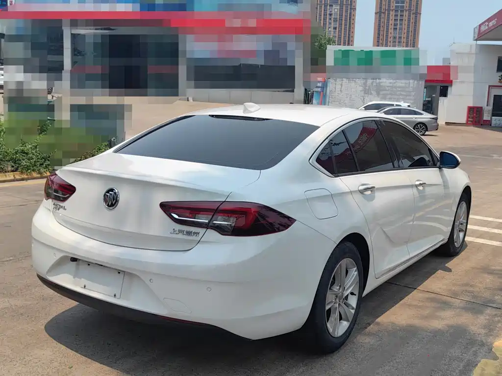 Buick Regal 2018 — фото 10