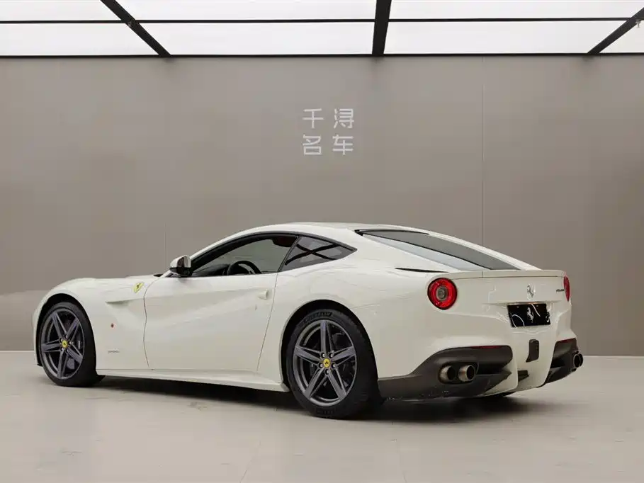 Ferrari F12berlinetta 2016 — фото 16