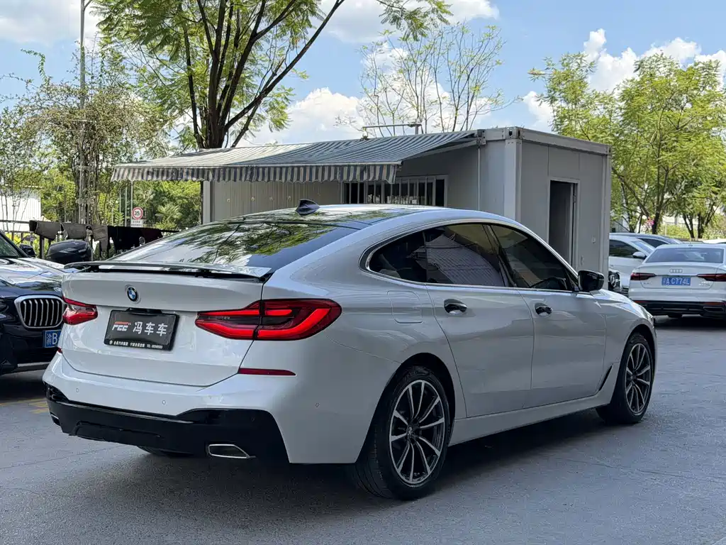BMW 6 Series GT 2024 — фото 11