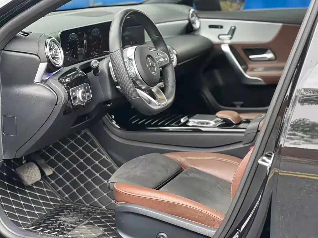 Mercedes-Benz A-Class 2019 — фото 10