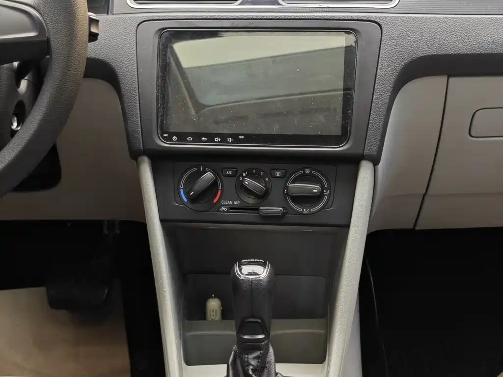Skoda Rapid 2016 — фото 18