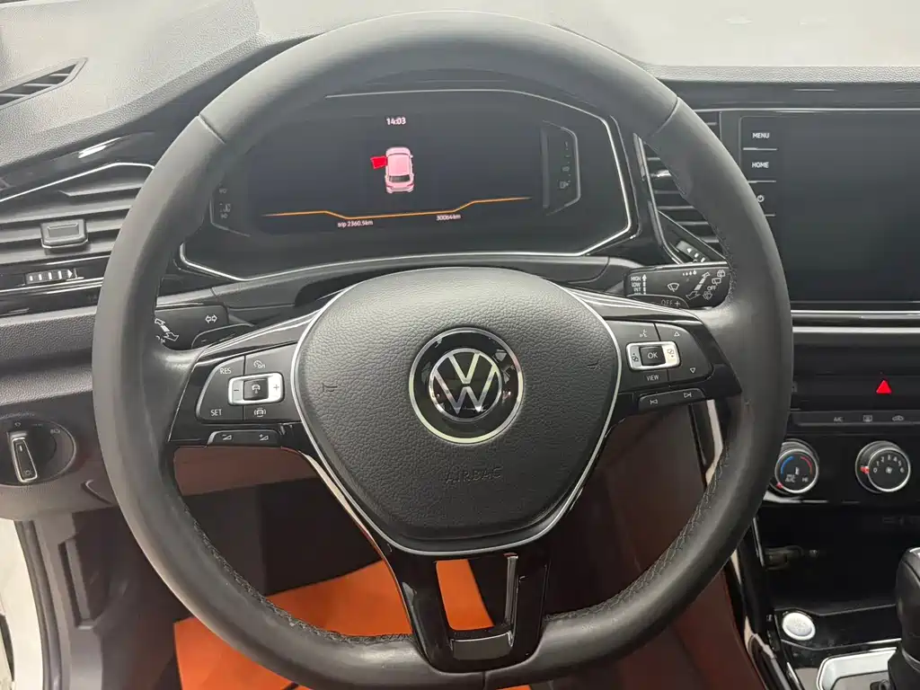 Volkswagen T-Roc 2022 — фото 9